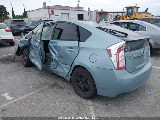 Toyota Prius Two 2015 JTDKN3DU2F1997546 Image 3