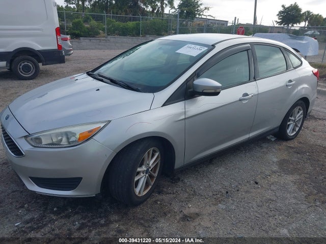 Ford FOCUS SE 2016 1FADP3F22GL352129 Image 2