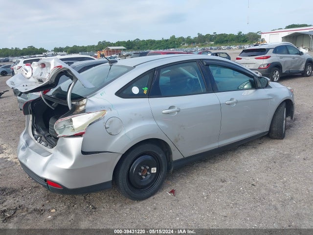 Ford FOCUS SE 2016 1FADP3F22GL352129 Image 4