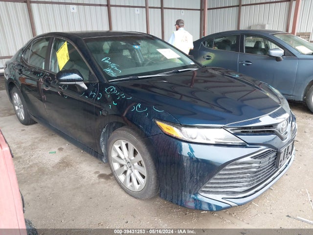 Toyota CAMRY LE 2019 4T1B11HK8KU257478 main image