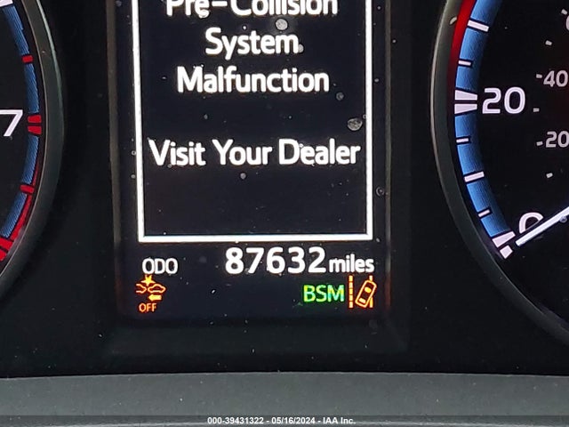 Toyota Rav4 Xle 2018 2T3WFREV1JW517046 Image 16