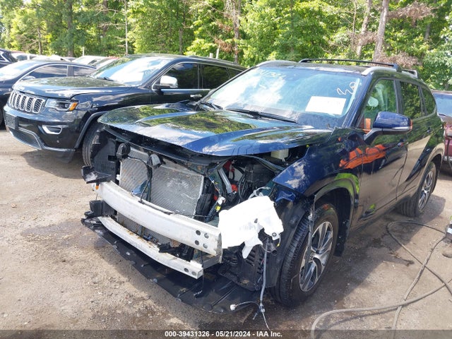 Toyota Highlander Xle 2024 5TDKDRBH8RS535849 Image 2