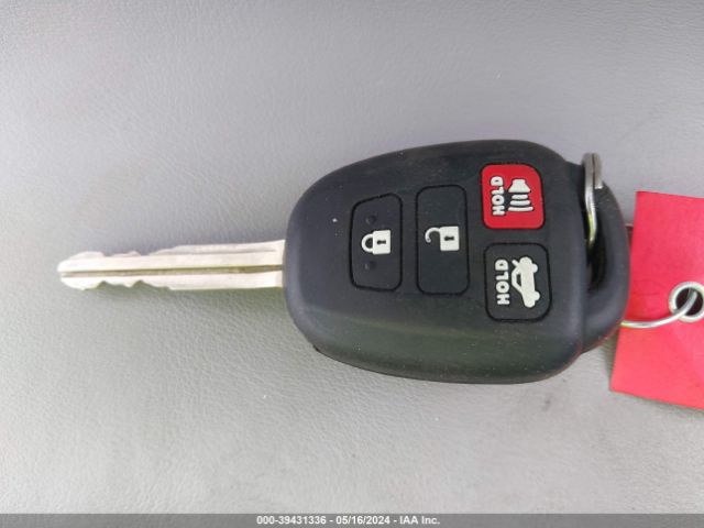 2T3RFREV7GW463449 Toyota Rav4 Xle