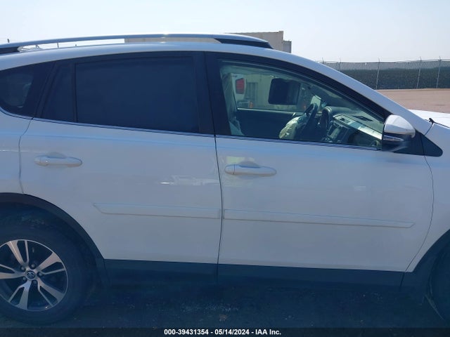 Toyota Rav4 Xle 2018 JTMRFREV6JJ749007 Image 13