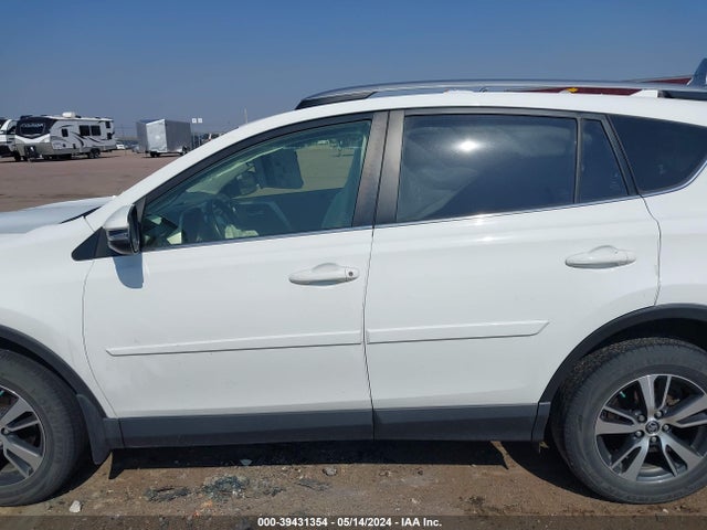 Toyota Rav4 Xle 2018 JTMRFREV6JJ749007 Image 14
