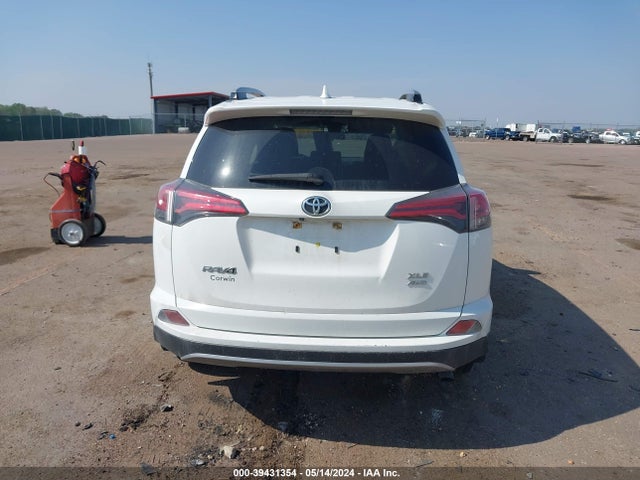 Toyota Rav4 Xle 2018 JTMRFREV6JJ749007 Image 16