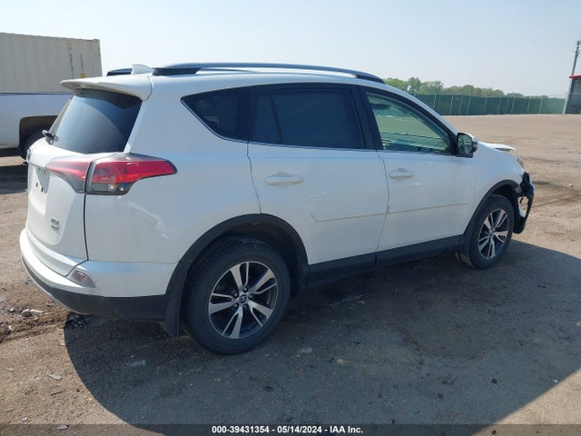 Toyota Rav4 Xle 2018 JTMRFREV6JJ749007 Image 4