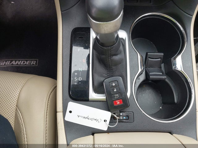Toyota Highlander Limited Platinum 2017 5TDYZRFH0HS188716 Image 11