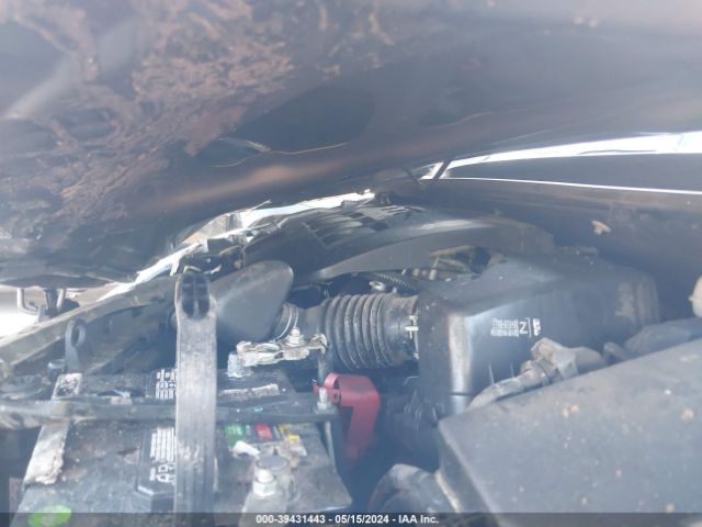 2T1BURHE8KC233795 Toyota COROLLA LE