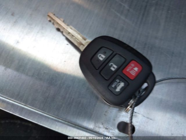 2T1BURHE8KC233795 Toyota COROLLA LE