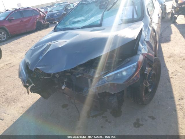 2T1BURHE8KC233795 Toyota COROLLA LE