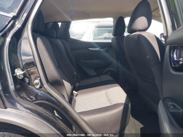 JN1BJ1CR9JW251963 Nissan Rogue Sport Sv