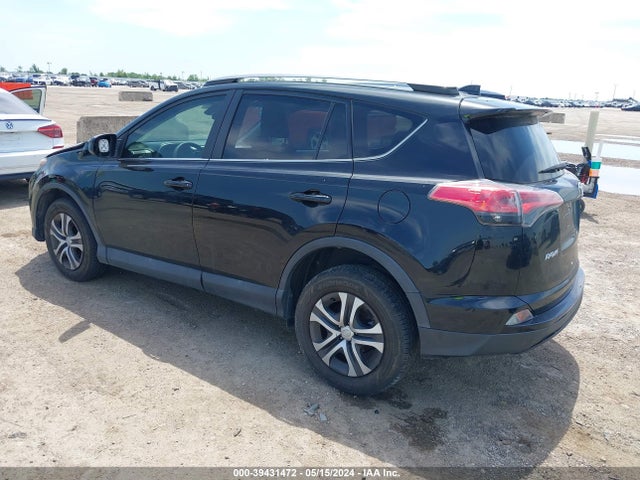 Toyota RAV4 LE 2018 2T3ZFREV1JW455256 Image 3