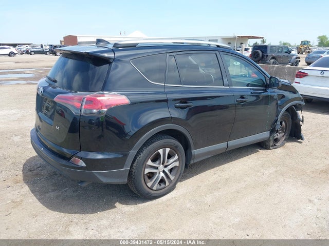 Toyota RAV4 LE 2018 2T3ZFREV1JW455256 Image 4