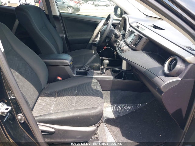 Toyota RAV4 LE 2018 2T3ZFREV1JW455256 Image 5