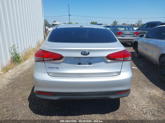 KIA FORTE LX 2017 3KPFK4A72HE011494 Image 16