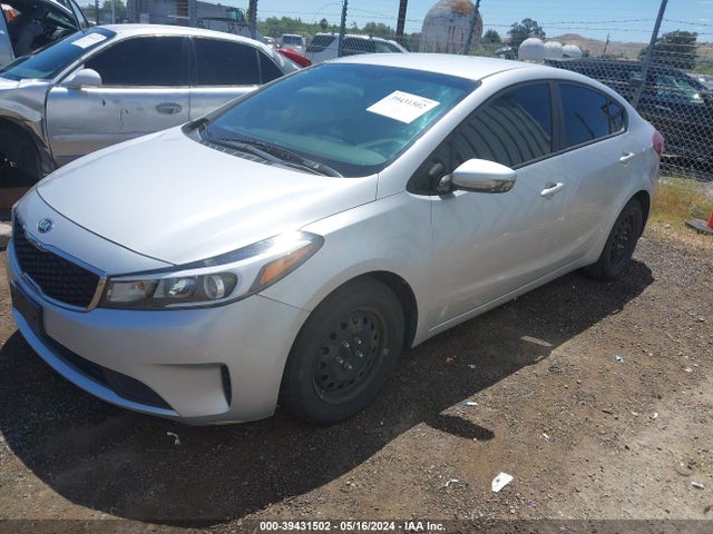 KIA FORTE LX 2017 3KPFK4A72HE011494 Image 2