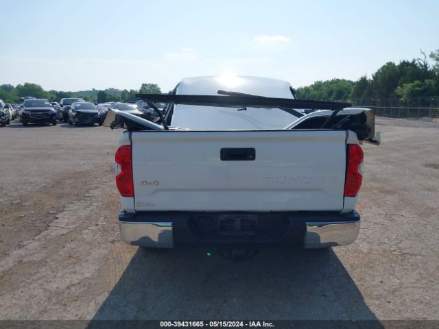 5TFUW5F19JX773054 Toyota Tundra Sr5 5.7l V8