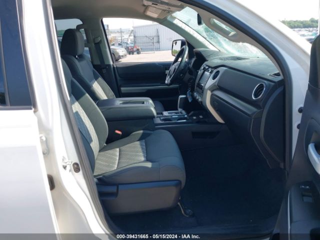 5TFUW5F19JX773054 Toyota Tundra Sr5 5.7l V8