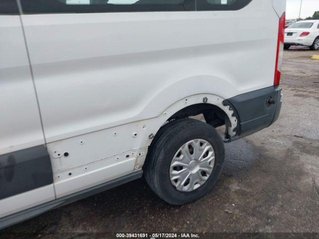 1FBZX2ZM2HKA08142 Ford Transit-350 Xlt
