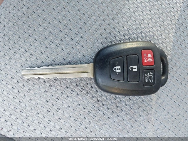 Toyota Rav4 Xle 2017 JTMWFREV5HD100682 Image 11