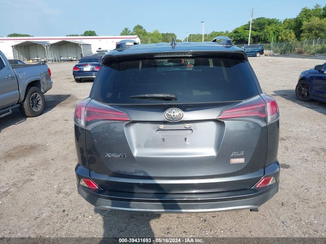 Toyota Rav4 Xle 2017 JTMWFREV5HD100682 Image 16