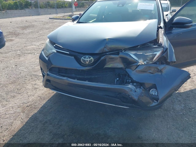 Toyota Rav4 Xle 2017 JTMWFREV5HD100682 Image 6