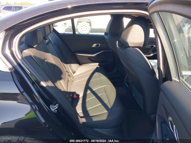 3MW5R1J02M8B78713 BMW 330I