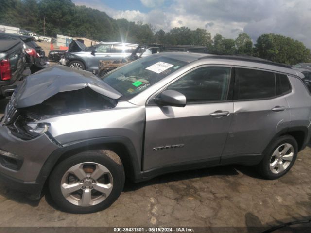 3C4NJCBB9JT125487 Jeep Compass Latitude Fwd