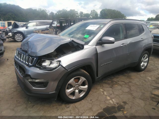 3C4NJCBB9JT125487 Jeep Compass Latitude Fwd