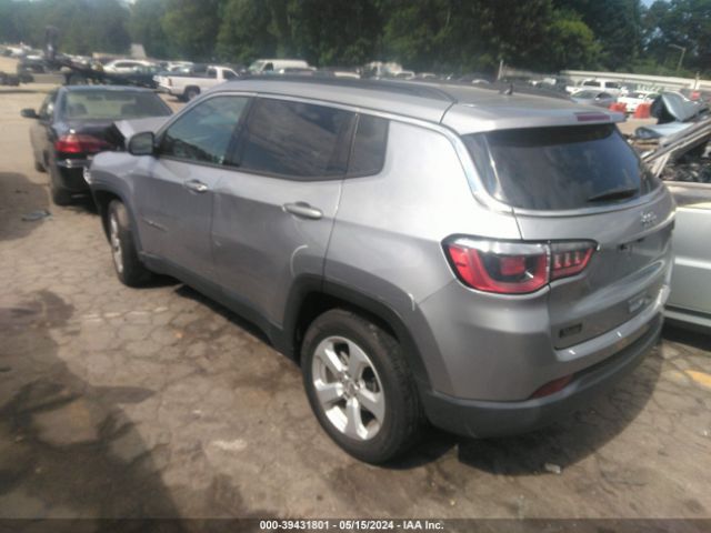 3C4NJCBB9JT125487 Jeep Compass Latitude Fwd