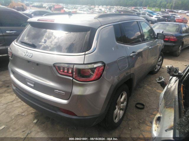 3C4NJCBB9JT125487 Jeep Compass Latitude Fwd