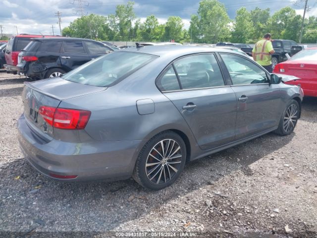 3VWD17AJ3FM217060 Volkswagen Jetta 1.8t Sport