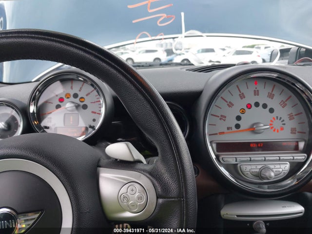 2010 MINI COOPER S WMWMS3C52ATY08271 Photo 6