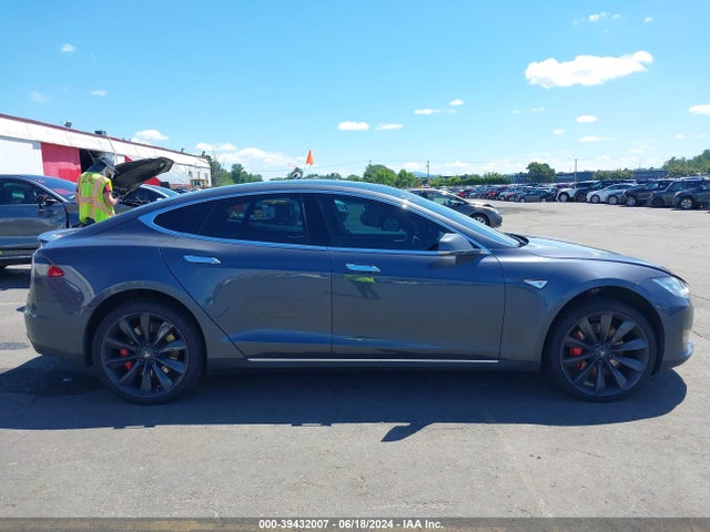 Tesla Model S 90d/p100d/p85d/p90d 2016 5YJSA1E46GF130335 Image 13