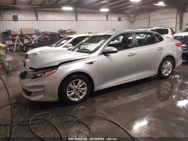 KIA Optima Lx 2018 5XXGT4L30JG249868 Image 2