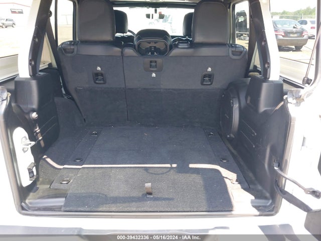 1C4HJXEN1MW500877 Jeep Wrangler Unlimited Sahara 4x4