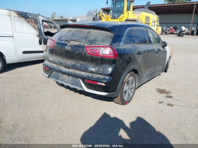 KNDCB3LC5H5057551 KIA NIRO LX