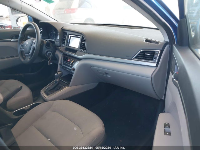 Hyundai ELANTRA SE 2018 5NPD74LF8JH232502 Image 5