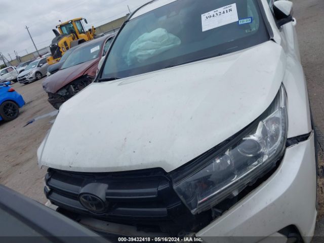 5TDKZRFHXJS546819 Toyota Highlander Se
