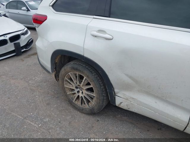 5TDKZRFHXJS546819 Toyota Highlander Se