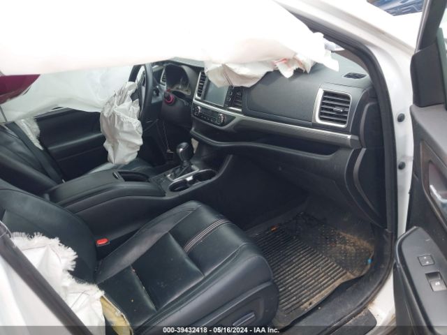 5TDKZRFHXJS546819 Toyota Highlander Se
