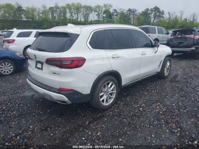 2020 BMW X5 5UXCR6C02L9C34868 Photo 3
