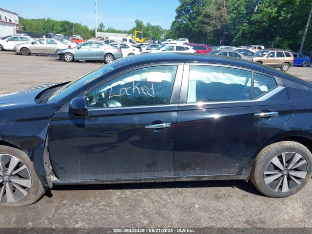 1N4BL4DW2MN309263 Nissan Altima Sv Intelligent Awd