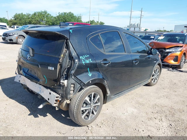 Toyota Prius C Three 2018 JTDKDTB34J1606967 Image 4