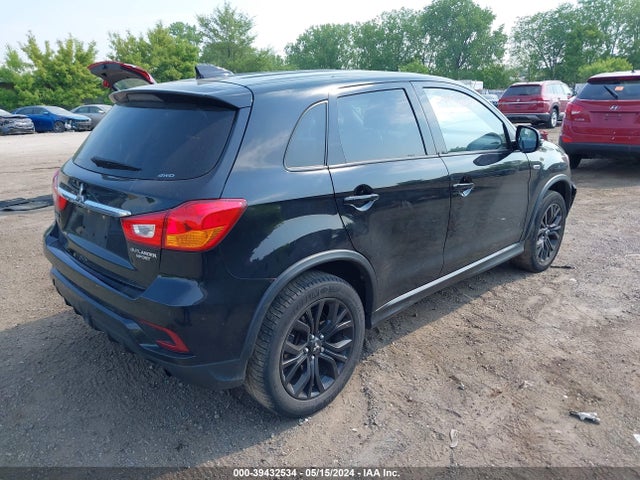 JA4AR3AU3JU016114 Mitsubishi Outlander Sport 2.0 Le