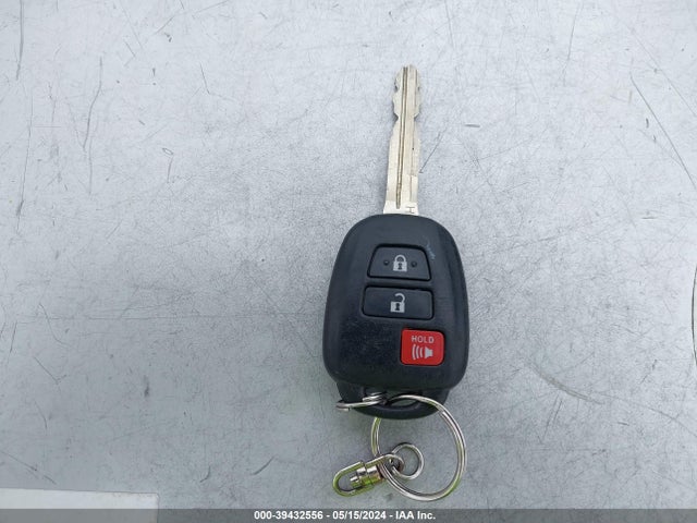 Toyota RAV4 LE 2018 JTMZFREV0JJ749925 Image 11