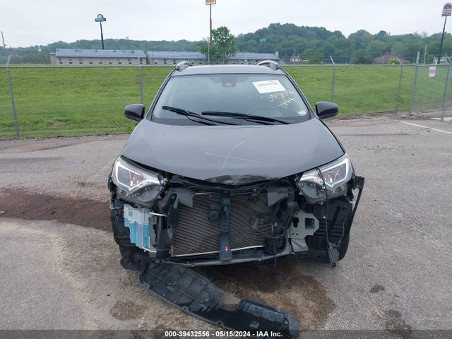 Toyota RAV4 LE 2018 JTMZFREV0JJ749925 Image 12