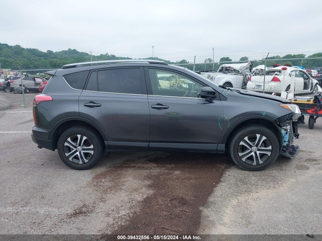 Toyota RAV4 LE 2018 JTMZFREV0JJ749925 Image 13