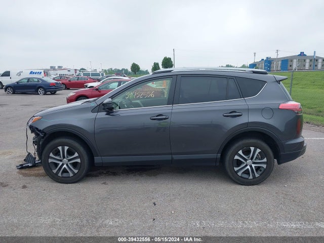 Toyota RAV4 LE 2018 JTMZFREV0JJ749925 Image 14